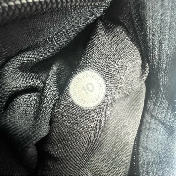 Lululemon black engineered wool half zip. Size 8.  Excellent Condition. - Picture 3 of 5